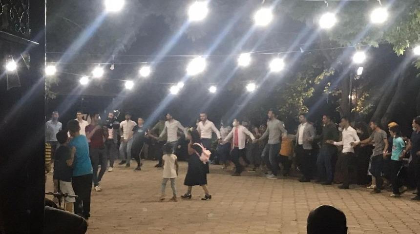 Afşin&rsquo;de maskesiz ve sosyal mesafesiz d&uuml;ğ&uuml;n