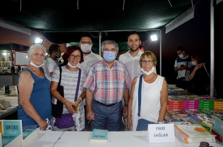 Fikri Sağlar, Kuşadası’nda okurlarıyla bir araya geldi G2