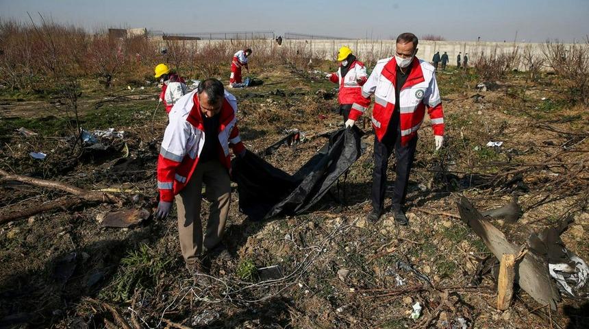 176 kişinin öldüğü Ukrayna yolcu uçağı 25 saniye aralıkla iki füze ile vuruldu!