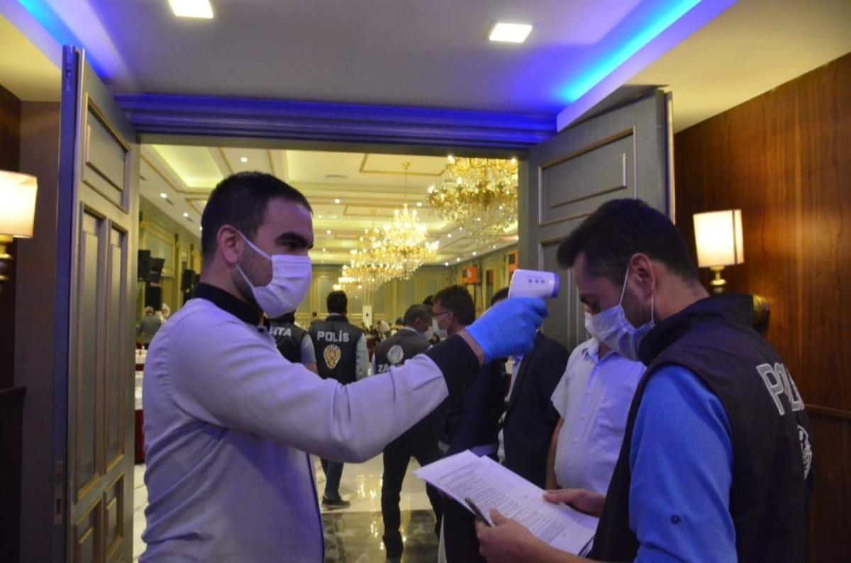 Kars&rsquo;ta polisten d&uuml;ğ&uuml;n salonlarında denetim