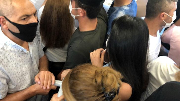 'Sosyal mesafe' hiçe sayıldı! İşte ilk iş günü ortaya çıkan manzara G2