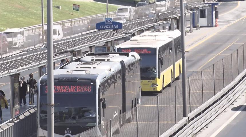 Toplu taşımalarda ayakta yolcu yasağı ne zaman başlayacak? Otob&uuml;s, dolmuş, metro, metrob&uuml;s ve tramvayda ayakta yolcu yasaklandı mı? 