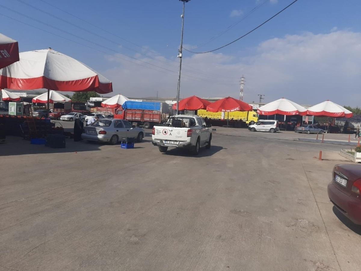 Tonlarca sebze ve meyvenin giriş yaptığı halde ila&ccedil;lama
