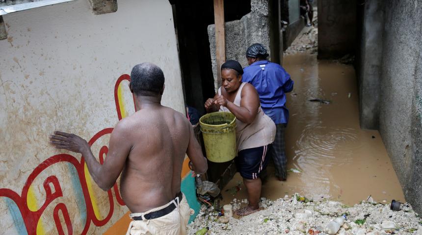 Korona bitmeden tropik fırtına paniği