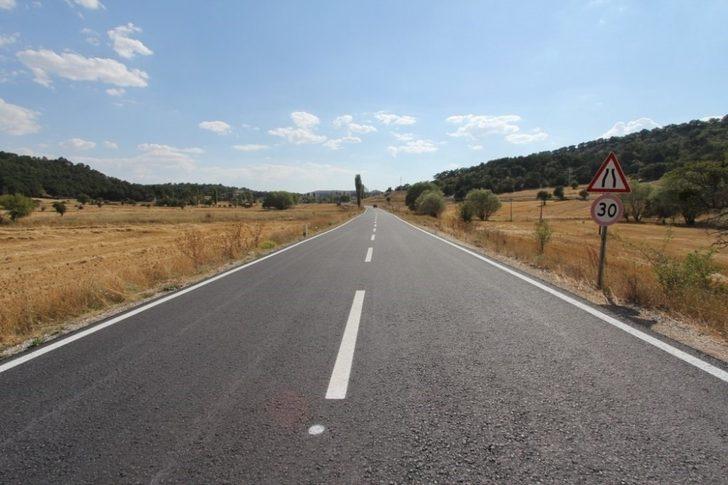 Kütahya İl Özel İdaresi’nin köy yollarında sıcak asfalt çalışmaları G2