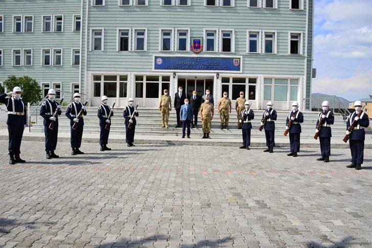Vali Hüseyin Öner, İl Jandarma Komutanı Albay Ali Naci Aldemir’e hayırlı olsun ziyaretinde bulundu G2