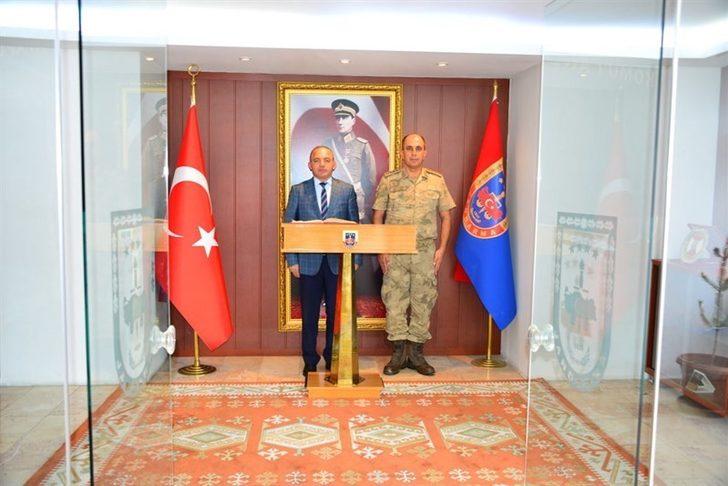 Vali Hüseyin Öner, İl Jandarma Komutanı Albay Ali Naci Aldemir’e hayırlı olsun ziyaretinde bulundu G3