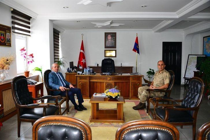 Vali Hüseyin Öner, İl Jandarma Komutanı Albay Ali Naci Aldemir’e hayırlı olsun ziyaretinde bulundu G4