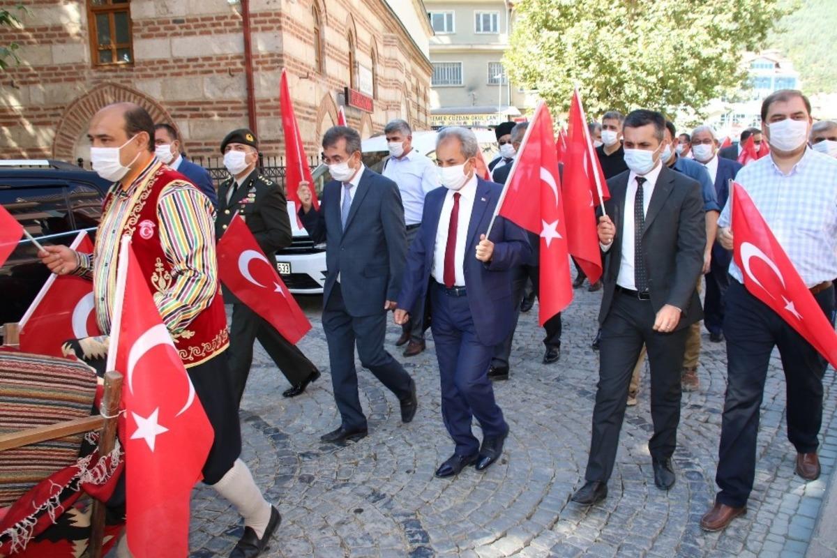 Akşehir Onur G&uuml;n&uuml;&rsquo;n&uuml; kutluyor