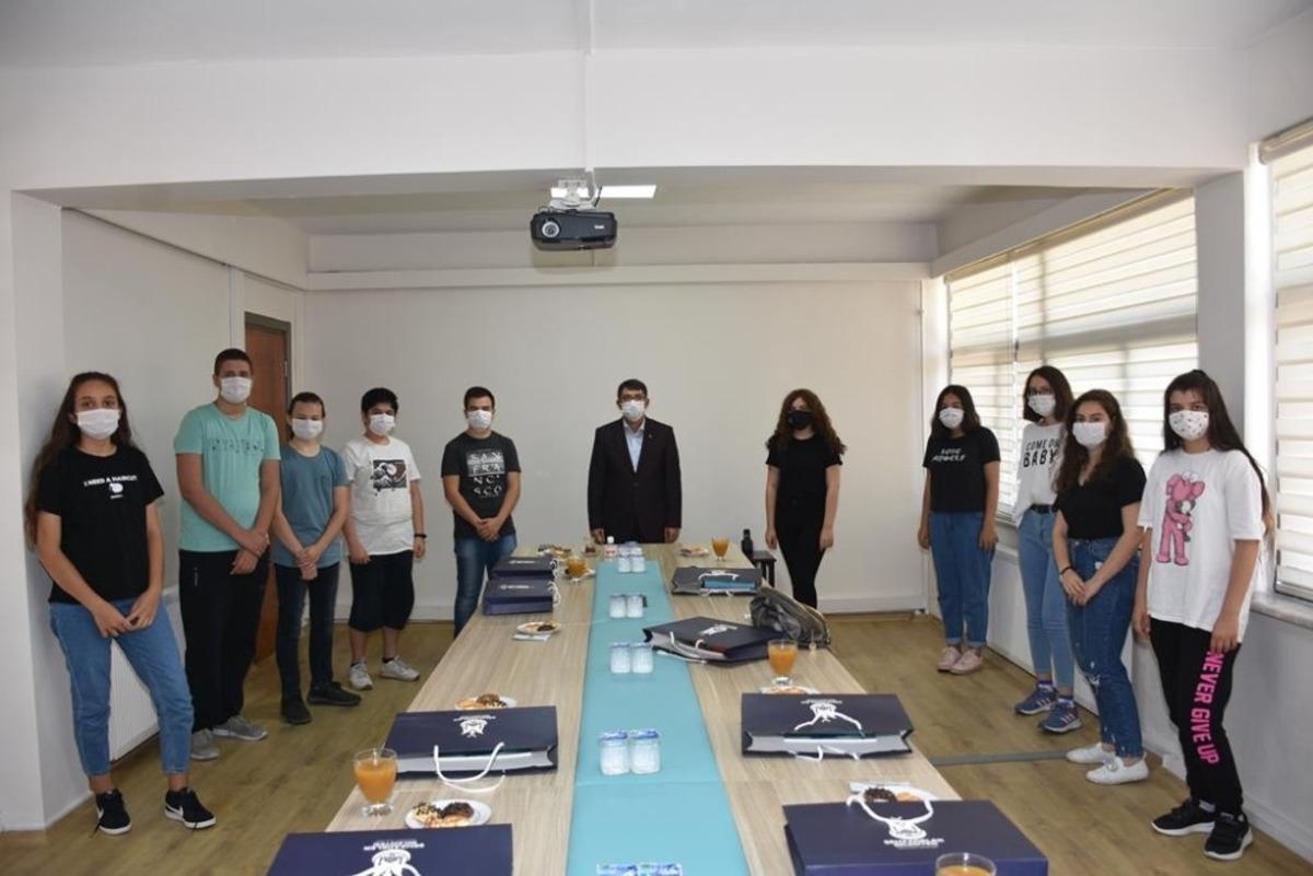 Başkan &Ccedil;elik, ŞEGEM&rsquo;in başarılı &ouml;ğrencilerini &ouml;d&uuml;llendirdi
