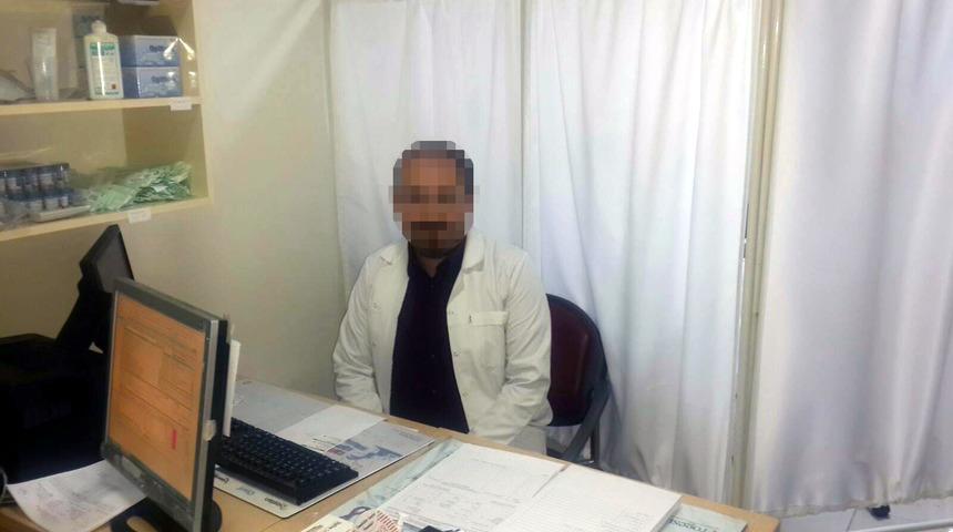 'Pes' dedirten olay! Kediye kıyma verdi diye d&ouml;v&uuml;p evden kovdu