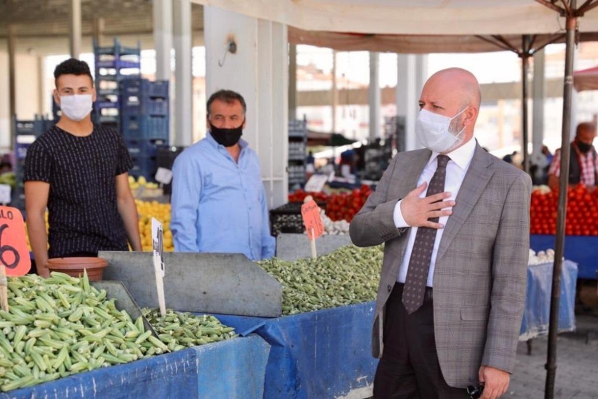 Başkan &Ccedil;olakbayrakdar pazar yerini denetledi
