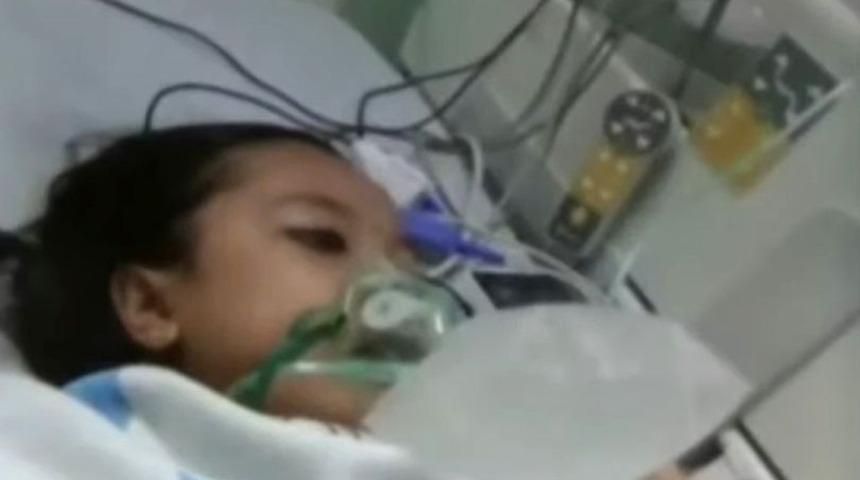 Endonezya'da hastanede &ouml;len &ccedil;ocuk, cenaze işlemi sırasında yeniden canlandı