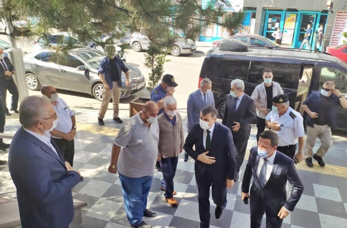 Vali &Ccedil;ift&ccedil;i&rsquo;den kaymakam G&ouml;rm&uuml;ş&rsquo;e ziyaret