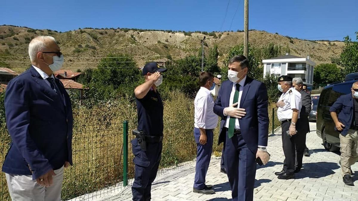 Vali &Ccedil;ift&ccedil;i Beylice K&ouml;y&uuml;&rsquo;nde cemevi&rsquo;ni ziyaret etti