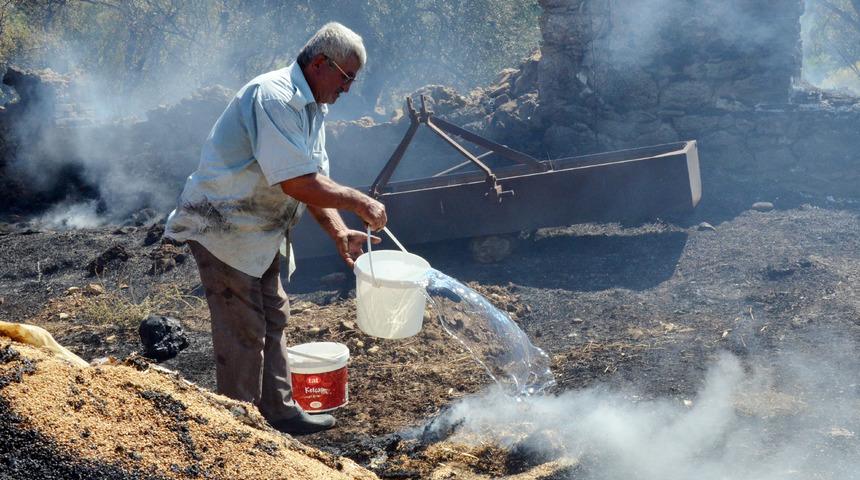 Yangında 'Buğdayımı kurtarın' diyerek ağladı