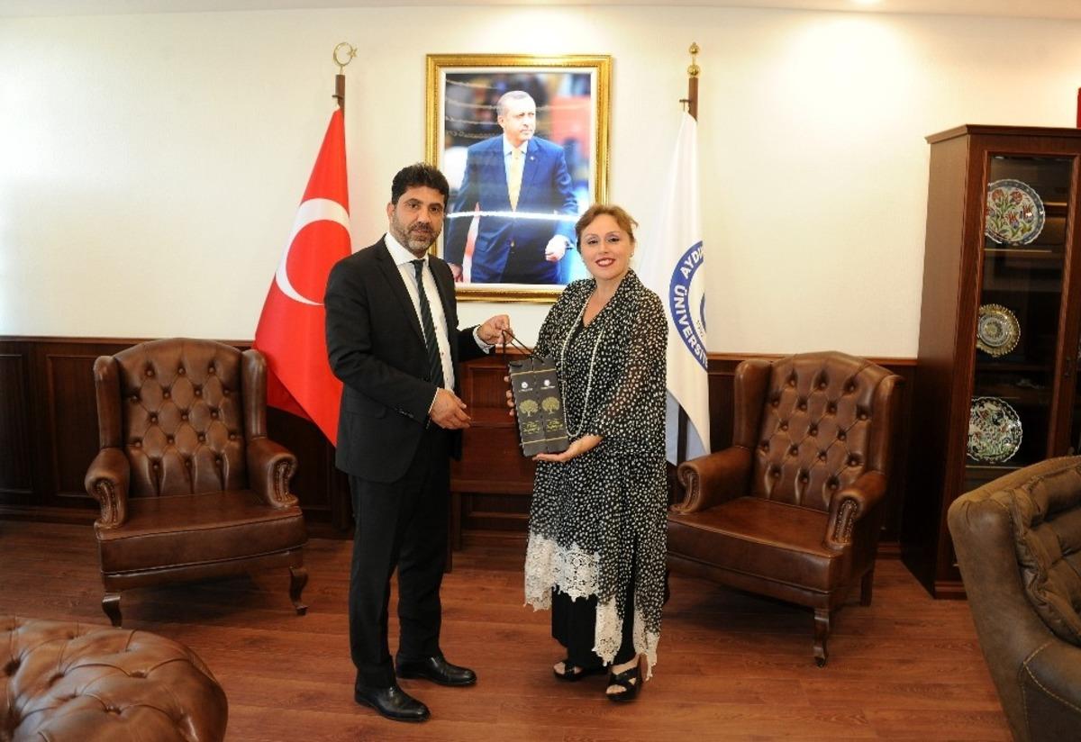 Pınar Altınok, AD&Uuml;&rsquo;y&uuml; ziyaret etti