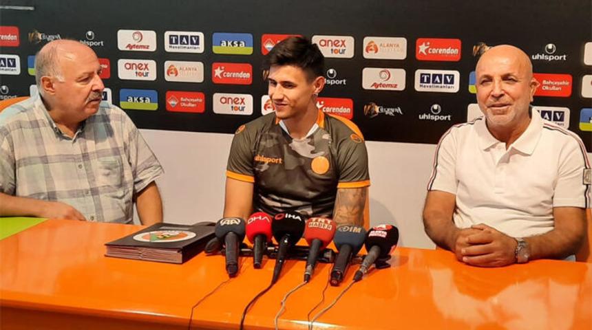 Alanyaspor, Adam Bareiro’yu renklerine bağladı