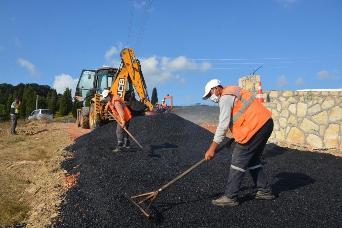 İzmit Belediyesi&rsquo;nden S&uuml;verler&rsquo;de asfalt yol atağı