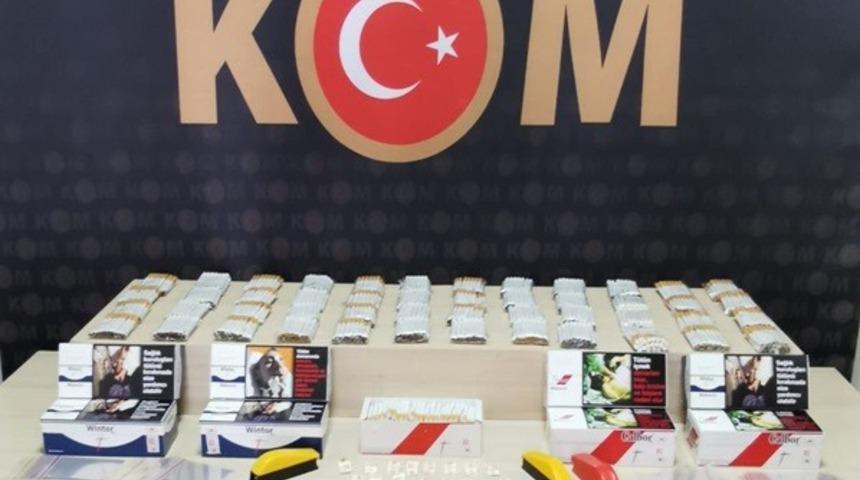 Ş&uuml;pheli ara&ccedil;tan ka&ccedil;ak sigara malzemesi &ccedil;ıktı