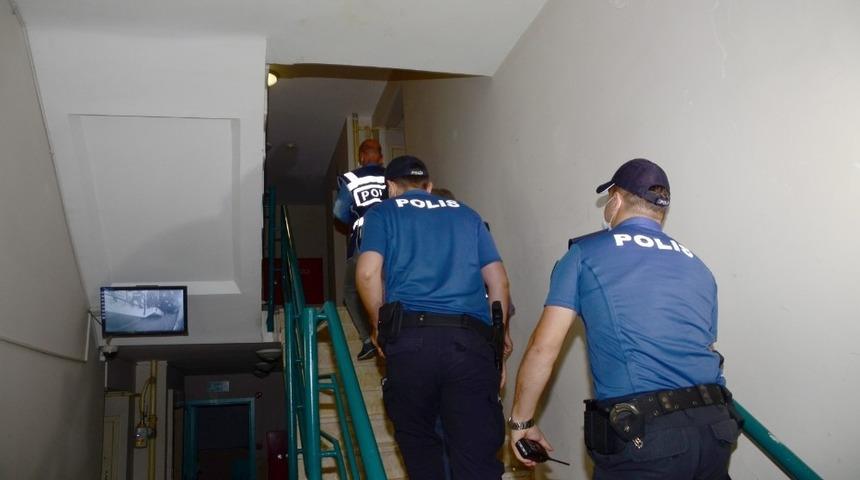 Dolandırıcılar özel ekip sayesinde yakalandı