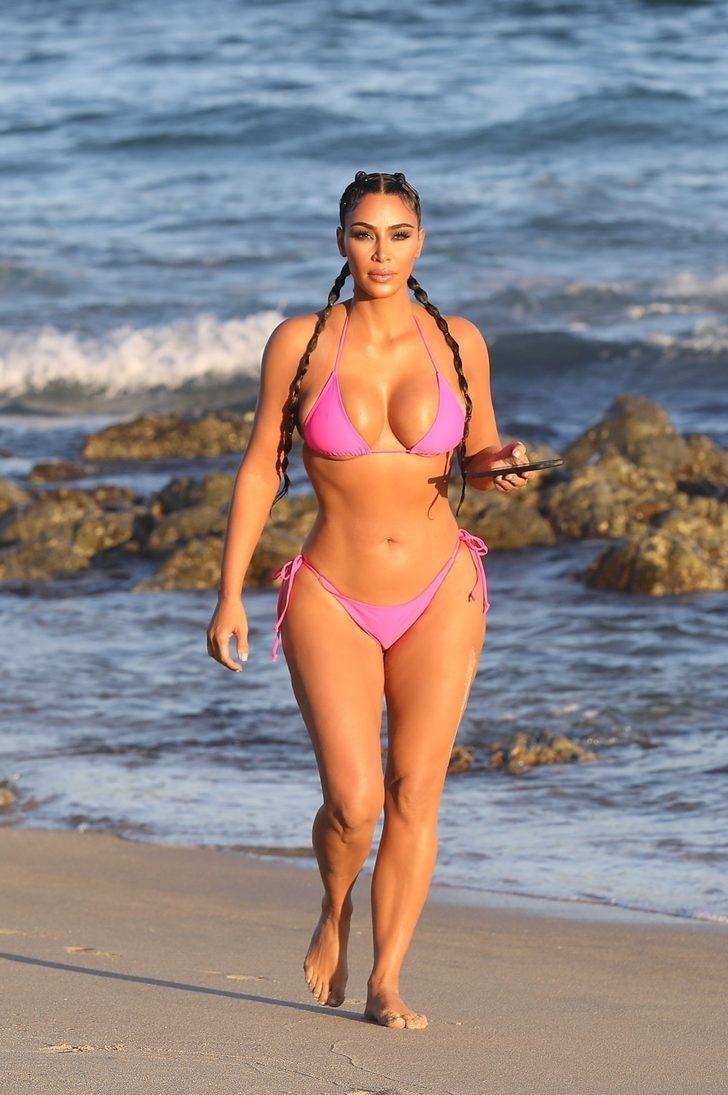 Kim Kardashian geri döndü! Mini bikinisiyle poz verdi!  G2