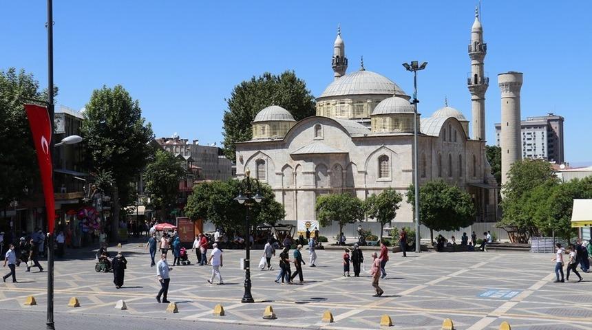 Malatya&rsquo;da serin hava yerini sıcaklara bırakıyor