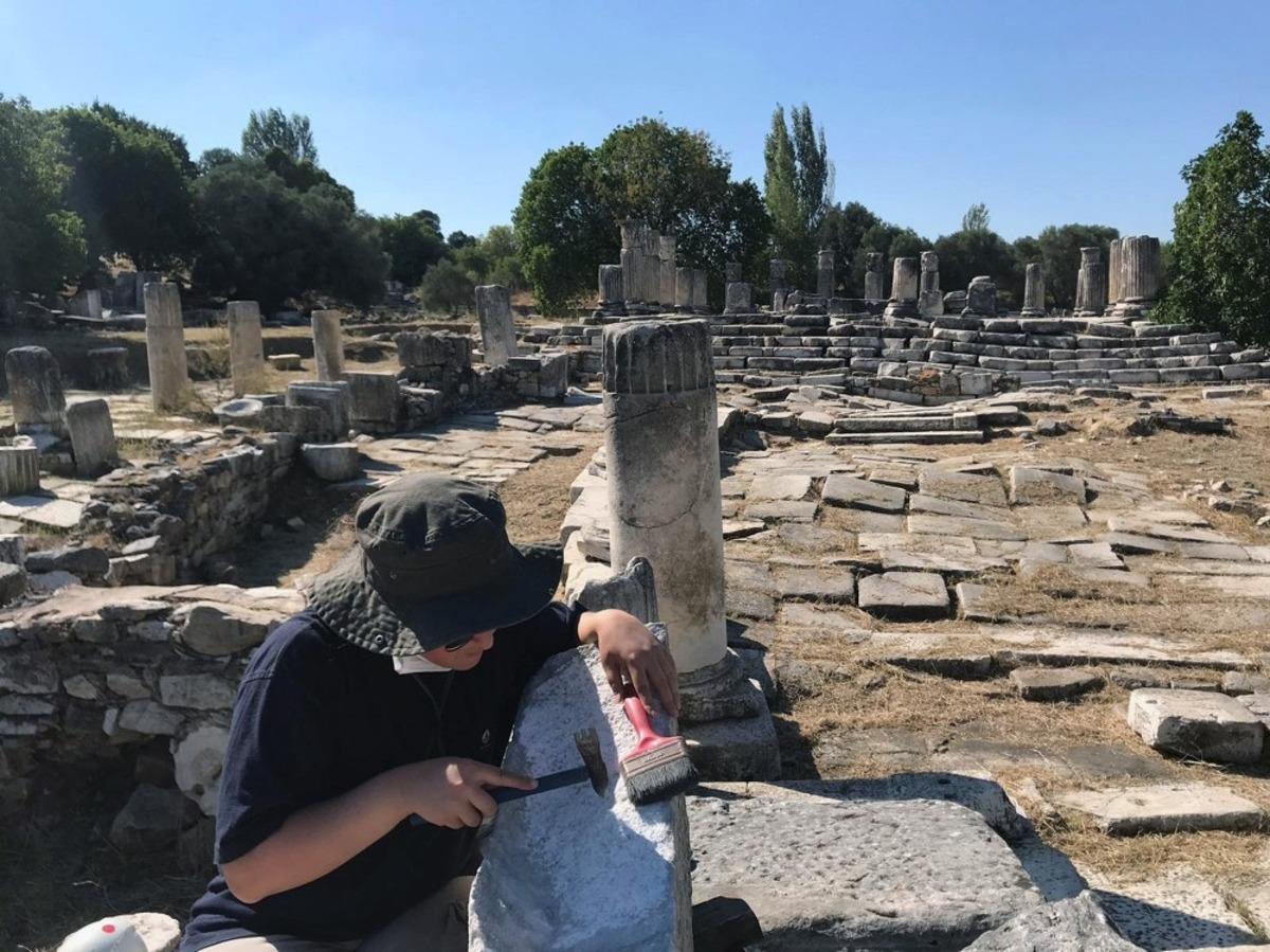 GEKA&rsquo;nın desteklediği Hekate kutsal alanında s&uuml;tunlar ortaya &ccedil;ıkıyor