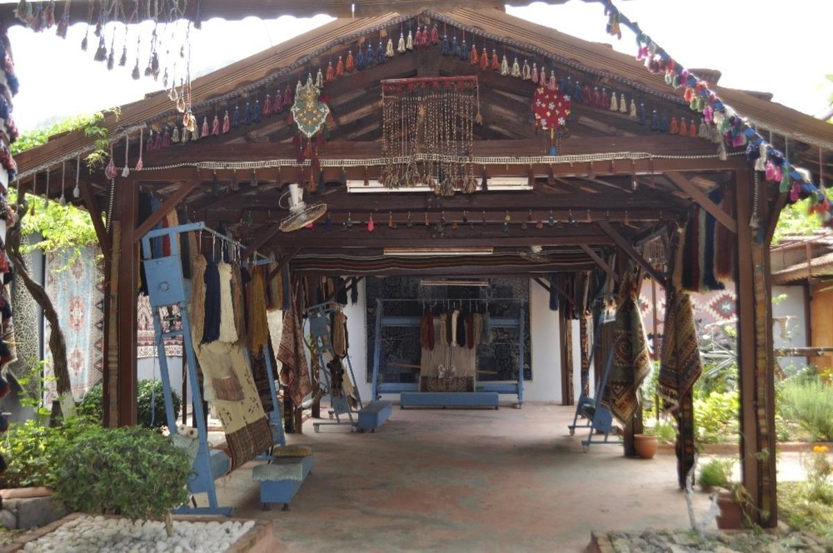 Marmaris&rsquo;te m&uuml;ze gibi halı mağazası
