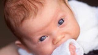 200 Hastalıkla Doğdu