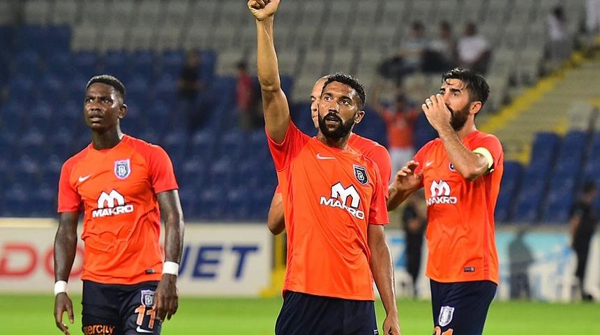 Başakşehir'de Gael Clichy ile yollar ayrıldı
