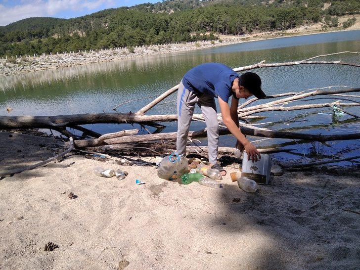 Çevreci gençten örnek davranış G4