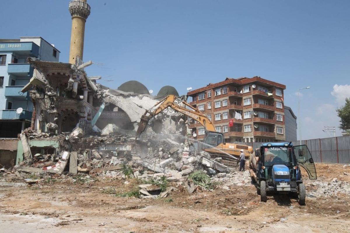 Sarıcami Meydan projesinde &ccedil;alışmalar s&uuml;r&uuml;yor