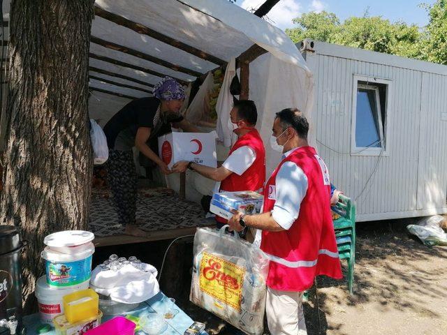 Menteşe’de evi yanan aileye Kızılay’dan yardım eli