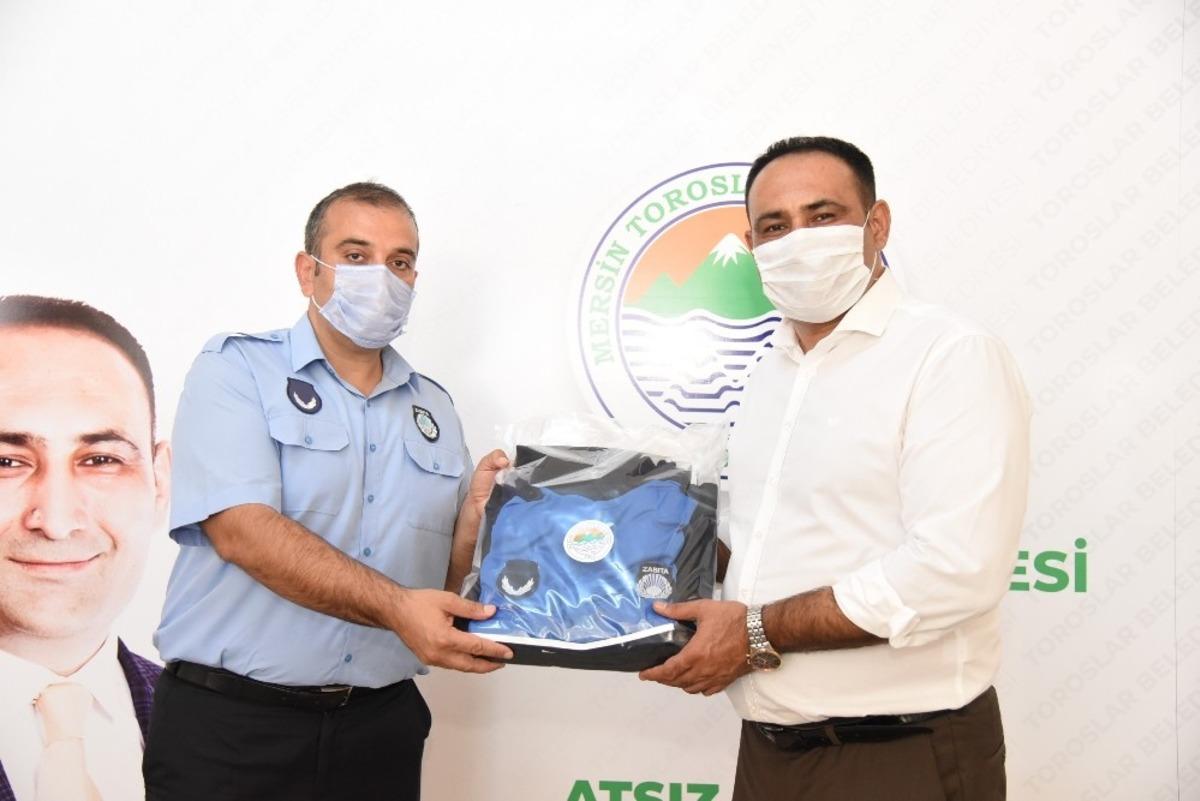 Toroslar zabıtasının &uuml;niformaları TORTEK at&ouml;lyelerinde &uuml;retiliyor