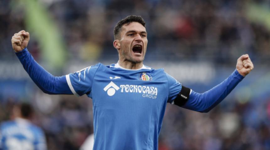 Granada, 38 yaşındaki forvet Jorge Molina'yı transfer etti