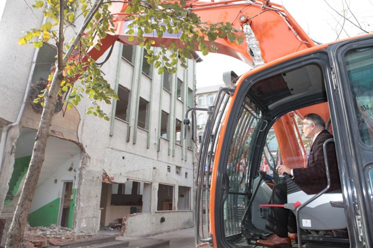 Şehit Esma &Ccedil;evik Parkı&rsquo;na &ouml;zel bakım yapılıyor