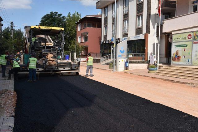 Paşa Caddesi hızla yenileniyor