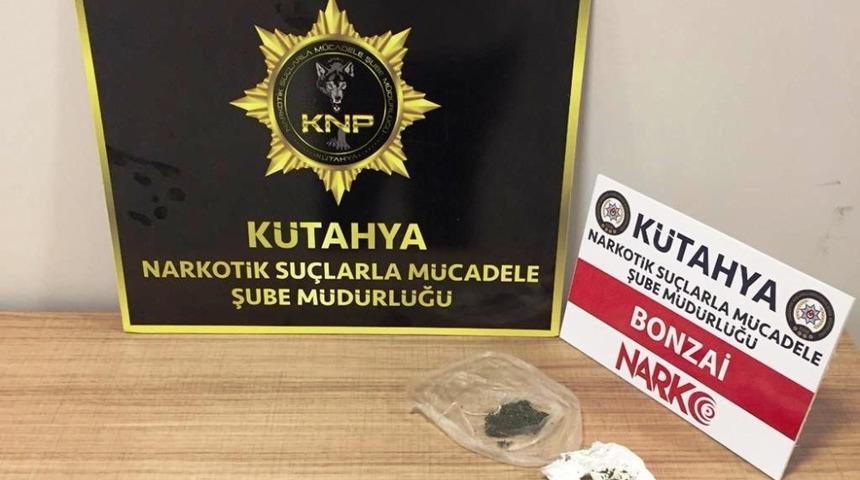 K&uuml;tahya&rsquo;da uyuşturucu madde ticareti yaptığı iddiasıyla bir zanlı tutuklandı