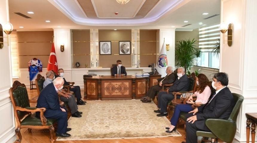 Karab&uuml;k&rsquo;te hayırseverlere madalya ve beratları verildi