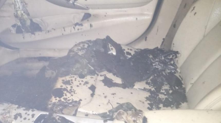 Park halindeki otomobil kundaklandı