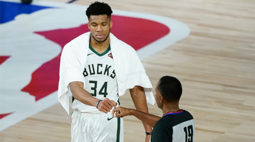 NBA'de yılın savunma oyuncusu Giannis Antetokounmpo