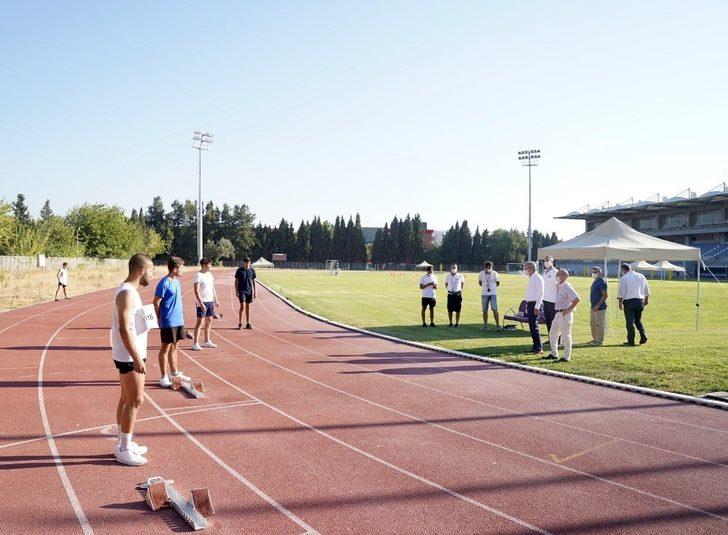 Gençler, Ege Üniversiteli olmak için ter döküyor G1