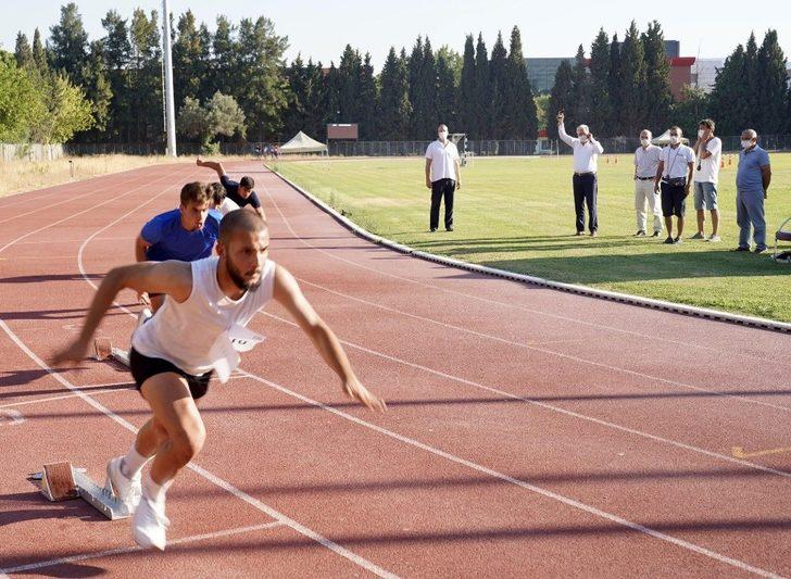 Gençler, Ege Üniversiteli olmak için ter döküyor G4