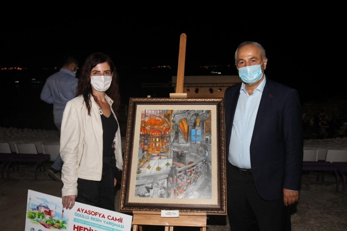 Ayasofya konulu yarışmada &ouml;d&uuml;ller sahiplerini buldu