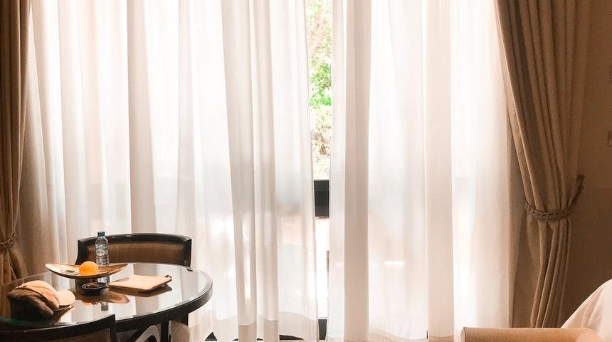 Perde ve koltuklara sinen k&ouml;t&uuml; kokulardan hızlıca kurtulabilirsiniz! Limon, k&ouml;knar ve...