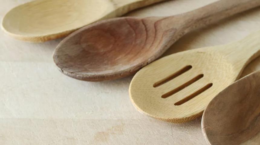 Tahta kaşıkları sakın bu şekilde yıkamayın! Uzmanlar yapılması gerekenleri a&ccedil;ıkladı...