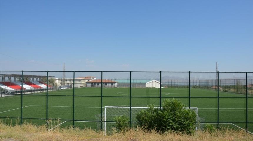 Battalgazi futbol sahası yenilendi