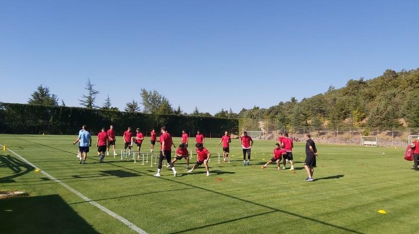 Yeşilyurt Belediyespor kadrosunu sil baştan yeniledi