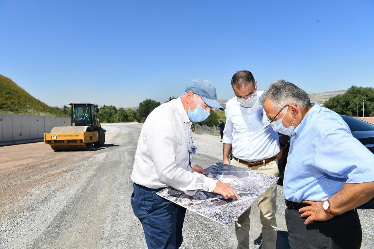B&uuml;y&uuml;kşehir, g&uuml;venli ve rahat ulaşıma &rsquo;yol&rsquo; a&ccedil;ıyor
